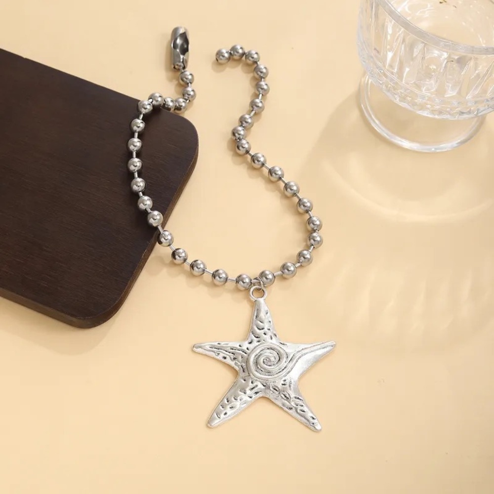 Big Starfish Necklace - Picture 4 of 6